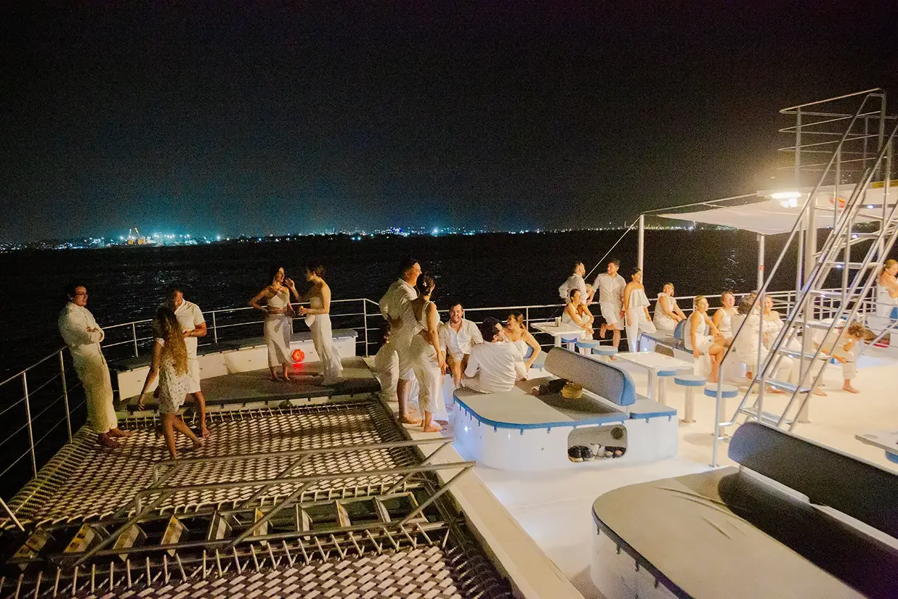 TOUR BAHÍA EN CATAMARAN - Caribe Express